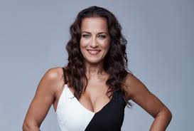 Hancúrbarlangban találta magát Fésűs Nelly: bizarr játékszerek és  kukkolószoba fogadta a gyanútlan művésznőt – videó (18+) - Blikk