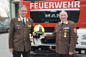 Nach einem gewitter wurde die feuerwehr parndorf im. Bfk Melk Wahlen Der Feuerwehrfunktionare Des Bezirkes Melk