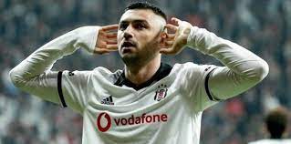 Beşiktaş, trabzonspor'un golcü futbolcusu burak yılmaz'ı kadrosuna kattı. Burak Yilmaz Dan Transfer Cagrisi Come To Besiktas Fotomac