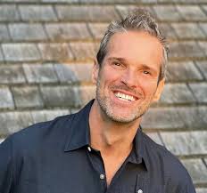 REVIEW: HUGH PANARO Man Without a Mask at Crazy Coqs 7