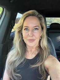 Hi I'm new to this group looking for new lady friends inbox me if u  single!!!!