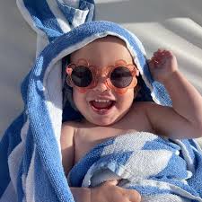 Kimberly Vandenberg (@kimswim) • Instagram photos and videos