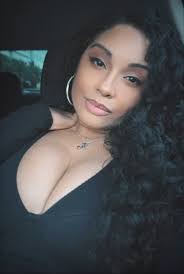 Gizzel Hernandez's Instagram, Twitter & Facebook