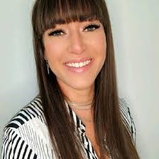 Laura Marchand's Instagram, Twitter & Facebook