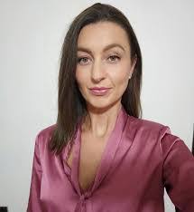 Anna Novello's Instagram, Twitter & Facebook