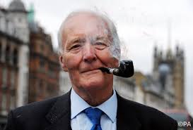 Tony Benn, conviction politician and old-Labour stalwart, dies