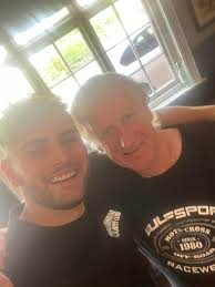 I'm family friends with the legend have a few pints with him every week  what's a great person ❤️