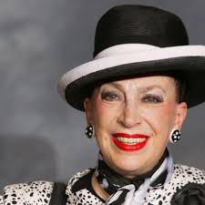 Louis poirot de fontenay & geneviève de fontenay. Exclu Miss Univers Genevieve De Fontenay Reagit A L Election De La Francaise Iris Mittenaere Gala