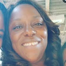 Laura Lyle (@laura.lyle.preka) • Instagram photos and videos