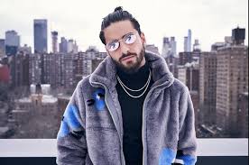 Reik maluma amigos con derechos lyrics english and spanish english lyrics translation meaning. Maluma Shows He S A Versatile Pop Star Who S Here To Stay On F A M E