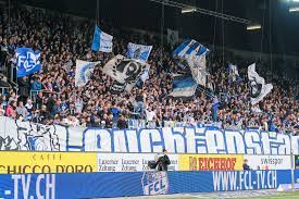 Nach dem gewinn des schweizer cups liess sich die fussballmannschaft des fc luzern vor rund 10'000 fans feiern, obwohl keine bewilligung . Fcl Fans Kommen Trotz Corona Kontrolle Ins Stadion
