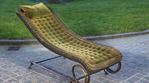 Chaise lounges add cozy comfort and style to your decor. Comfort Furniture Co Chaise Longue Ca 1900 Antiques Roadshow Pbs