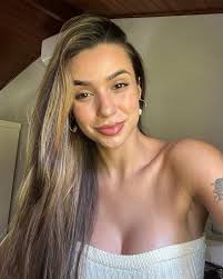 Tayná Esteves (@taynaestevess) • Instagram photos and videos