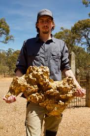 Maybe you would like to learn more about one of these? Discovery On Twitter Five Of The Biggest Gold Nuggets In The World Were Discovered In Australia Including The Biggest Ever Found Called The Welcome Stranger Weighing 72kg Parker Schnabel Goldrushparker Hunts
