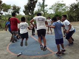 3 juegos divertidos para jóvenes en grupos. Deporte Y Recreacion V Twitter Disfrutando De Una Tarde Recreativa Los Jovenes De La Aldea Las Delicias En Tejutla San Marcos Participan En Una Serie De Juegos Recreativos Que Los Invita A