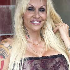 Linse laver sang med unge grandprix-stjerner