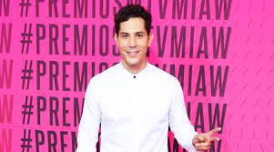 xoˈse ˈkɾistjan ˈtʃaβez ˈɣaɾsa, born august 7, 1983), most often known as christian chávez, is an american singer, songwriter and actor. Christian Chavez Estrena Romance