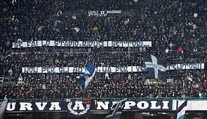 Welche sehenswürdigkeiten gibt es in der nähe von stadio san paolo? Das Stadion San Paolo Und Seine Fans