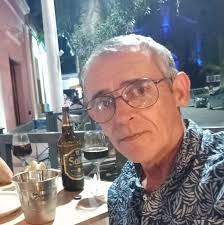 Conocías este dato? 🤔 👉 El término “pájaro” se usa para un grupo  específico de aves: las paseriformes, como el zorzal, el benteveo o el  hornero. Pero hay muchas aves que no