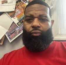 Dear all I am desperately trying to reach my nephew Clinton Sutton 38yrs  old from Colorado. I was wondering if you have ever seen or heard of him at  slab city. I