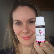 Essential Oil Candles: Why scent candles with essential oils?