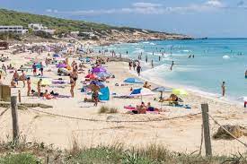 Die baleareninsel formentera ist allerdings noch ein echter geheimtipp im mittelmeer. Die Grossten Und Beliebtesten Strande Auf Formentera Ibiza Spotlight