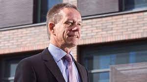 (key) (races in bold indicate pole position) (races in italics indicate fastest lap). Varallisuudenhoidon Johtaja Kimmo Laaksonen Suomalainen Saastaja Sijoittaja Haluaa Varallisuudenhoitajaltaan Lapinakyvyytta Ja Proaktiivista Neuvontaa