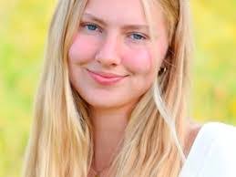 Lily Larsen's Instagram, Twitter & Facebook