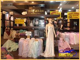 Ia adalah bangunan seperti kompleks membeli belah yang mempunyai 5 dah nampak telekung tu. Shopping Kt Pusat Kain Ela Dan Kain Lace D Fashion
