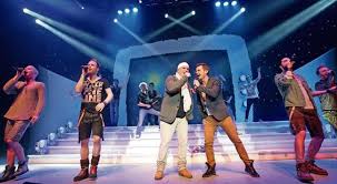 Johann in tirol actually gerhard friedle, also known as gerry friedle ), anton featuring dj otzi or dj ötzi aka junior, is an austrian entertainer. Landerspiegel 2000 Fans Feiern Mit Florian Silbereisen Autoren Neue Presse Coburg