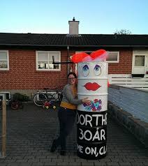 Đan mạchchứng kiến christian eriksen nằm sân, các cầu thủ đan mạch nhanh chóng hành động, góp phần cứu sống tiền vệ sinh năm 1992. á»Ÿ Ä'an Máº¡ch Khong Co Gi Ä'au Khá»• Va E Chá» HÆ¡n La 25 Tuá»•i Váº«n Ä'á»™c Than