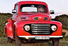 Body has not been altered in any way except for the vent windows eliminated. Oldtimer Ford F 2 Zum Mieten