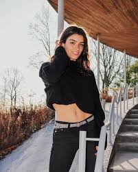 Pin By Chloe On Tiktok Stars Dixie Famous Girls Celebs