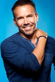 Faith Welling's Instagram, Twitter & Facebook