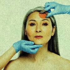 Kari Perrin's Instagram, Twitter & Facebook