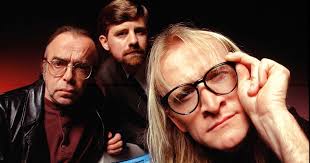 Doux Reviews: The X-Files: Jump the Shark