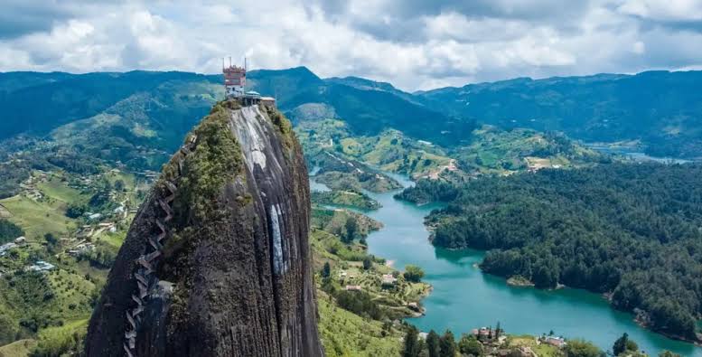 Tour Guatapé desde Medellín — foto 4 | Tours Medallo