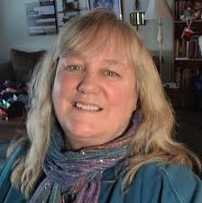 18 Famous Women Who Embrace Their Gray Hair with Pride