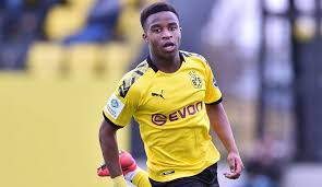 Youssoufa moukoko (born 20 november 2004) is a football player who currently plays in borussia dortmund's u19 team. Bvb Juwel Youssoufa Moukoko Und Seine Anfange Beim Fc St Pauli In Den Ersten Wochen Hatte Ich Keine Fussballschuhe Goal Com