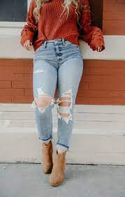 Glamorous Outfit With Blue Ripped Jeans Cute Outfits With Jeans Cute Winter Outfits Glamorous Outfits
