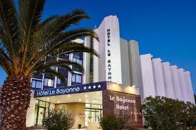 There are a number of ways to save on your tgv ticket from bayonne to biarritz. Hotel Le Bayonne Bayonne Updated 2021 Prices