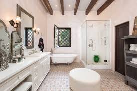 Old world, mediterranean, italian, spanish & tuscan design. This Hollywood Director Designed His House After Spain S Alhambra Palace Mansion Global