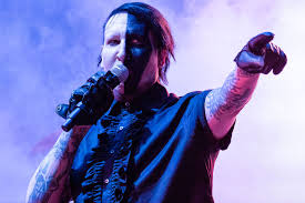 His shock and offensive style of performing has created a major stir around the artist's work and life. Marilyn Manson Sechs Verruckte Storys Vom Antichrist Superstar Rock Antenne