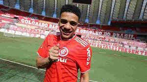 Born in la ceiba, he played for victoria and olimpia in honduras before moving to england, where he played for birmingham city and wigan athletic. Xhqacpuswtqlam