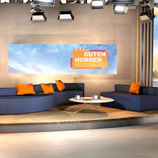 Das studio liegt in einer kaserne ganz in der nähe von andernach, wo der sender 1974 startete. Rtl Guten Morgen Deutschland Erstrahlt In Modernem Design Tv