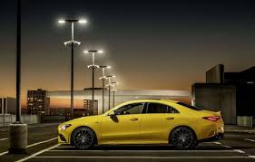 Review The 47 895 2020 Mercedes Benz Cla35 Amg Plays The Middle Ground Mercedes Amg Mercedes Benz Cla 250 Mercedes Benz