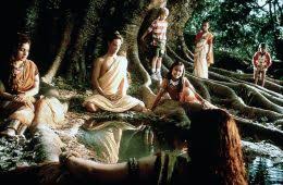 Watch little buddha movie trailers, exclusive videos, interviews from the cast, movie clips and more at tvguide.com. Little Buddha Trailer Kritik Zum Film Tv Today