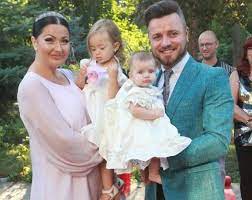 Gabriela cristea și tavi clonda vor deveni părinți pentru a doua oară. Gabriela Cristea IngrijoratÄƒ Pentru FetiÈ›a Ei PanÄƒ La 04 00 Am Stat Cu Iris In BraÈ›e