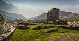 Il a été commencé sous le règne d'édouard ier de la première campagne du pays de galles en même temps que le travail a commencé à silex, rhuddlan et builth wells. Guide De Voyage Pays De Galles Geo Fr