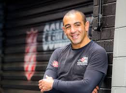 Sam soliman (13 kasım 1973 doğumlu), avustralyalı eski profesyonel boksör , kickboks ve karışık dövüş sanatçısı. Fighting The Good Fight Others Magazine